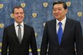 Медведев и Ахметов обсудили актуальные вопросы деятельности ТС и ЕЭП