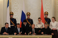 Подписан договор о включении Крыма в состав России