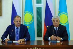 Россия и Казахстан выступают за проведение реформы конституции на Украине