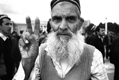 В Душанбе внесли «людей в масках» в черный список... Таджикистан ввел ограничения для участников митингов протеста