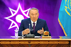 После молодых?.. Назарбаев подписал закон о ратификации Договора о Евразийском союзе