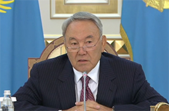 Нурсултан Назарбаев - Казахстан решил принять превентивные меры из-за противостояния России и Запада