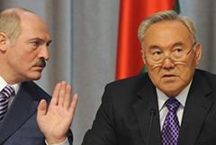 Лукашенко и Назарбаев помогают Порошенко повернуться в сторону России