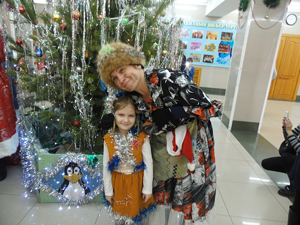 Встреча у рождественской ели... Благотворительный утренник в Петропавловске